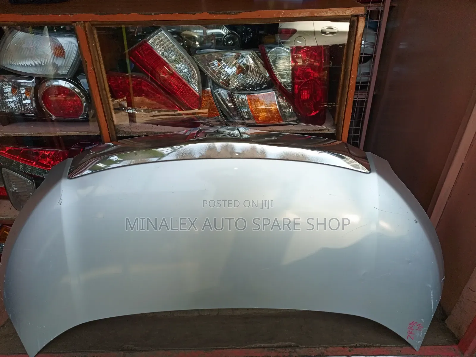 Bonnet Lid Noah 2008/9 With Bonnet Chrome