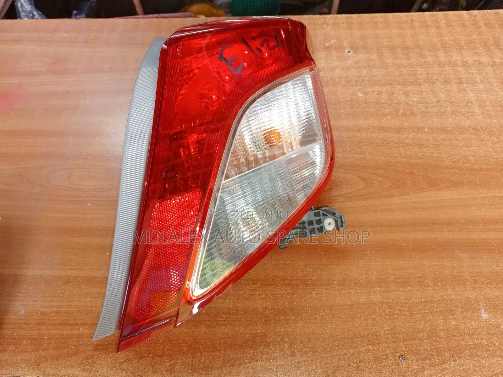 Jewela Vitz RHS Backlight Diode Type