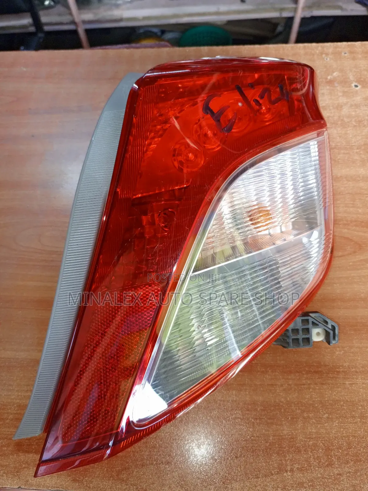 Jewela Vitz RHS Backlight Diode Type