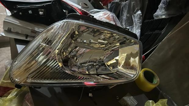 Headlamp/Headlight Toyota Rav 4/Rav4 2000,2001,2005,2006 - main view