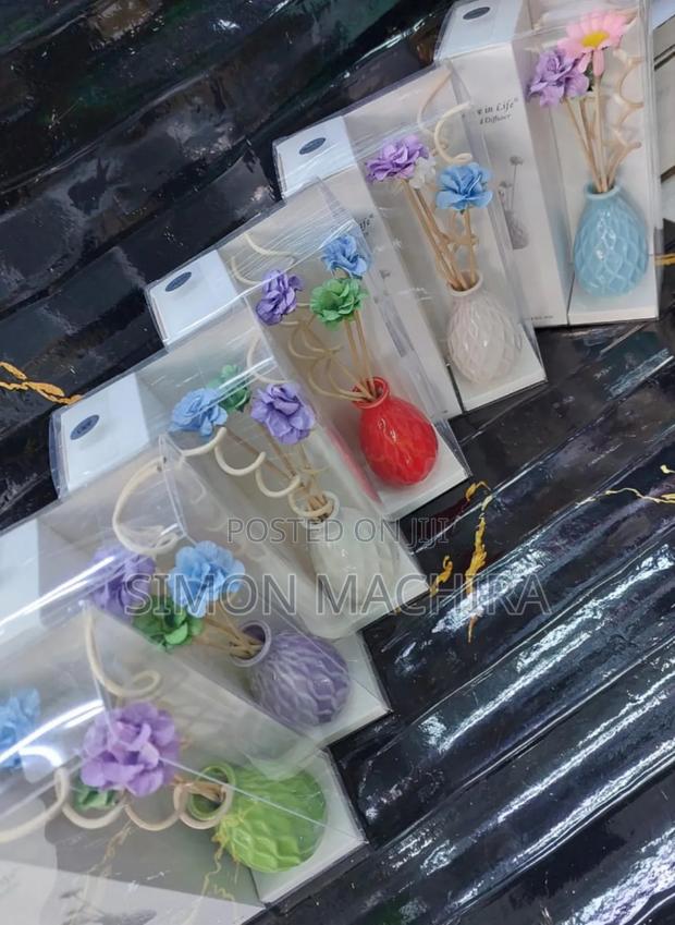 Reed Diffuser/ Decorative Flower Vase - thumbnail 2