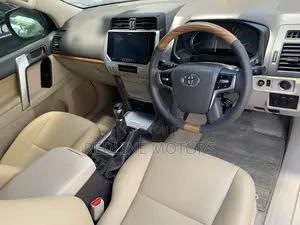 Toyota Land Cruiser Prado 2.8 2019 Gold