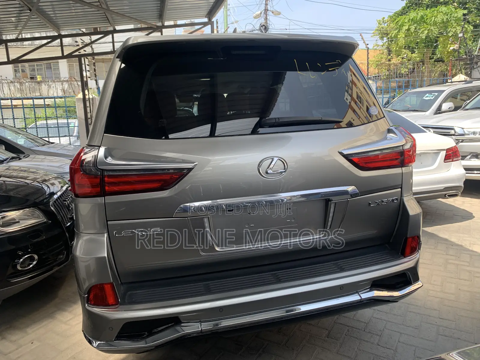 Lexus LX 570 AWD 2017 Silver