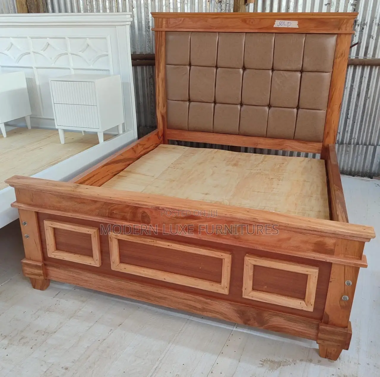5/6 Mahogany Bed