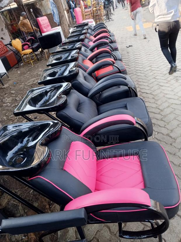 Shampoo Seat - main view