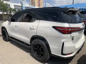 Toyota Fortuner 2.8 D AWD 2018 Off white