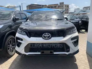 Toyota Fortuner 2.8 D AWD 2018 Off white