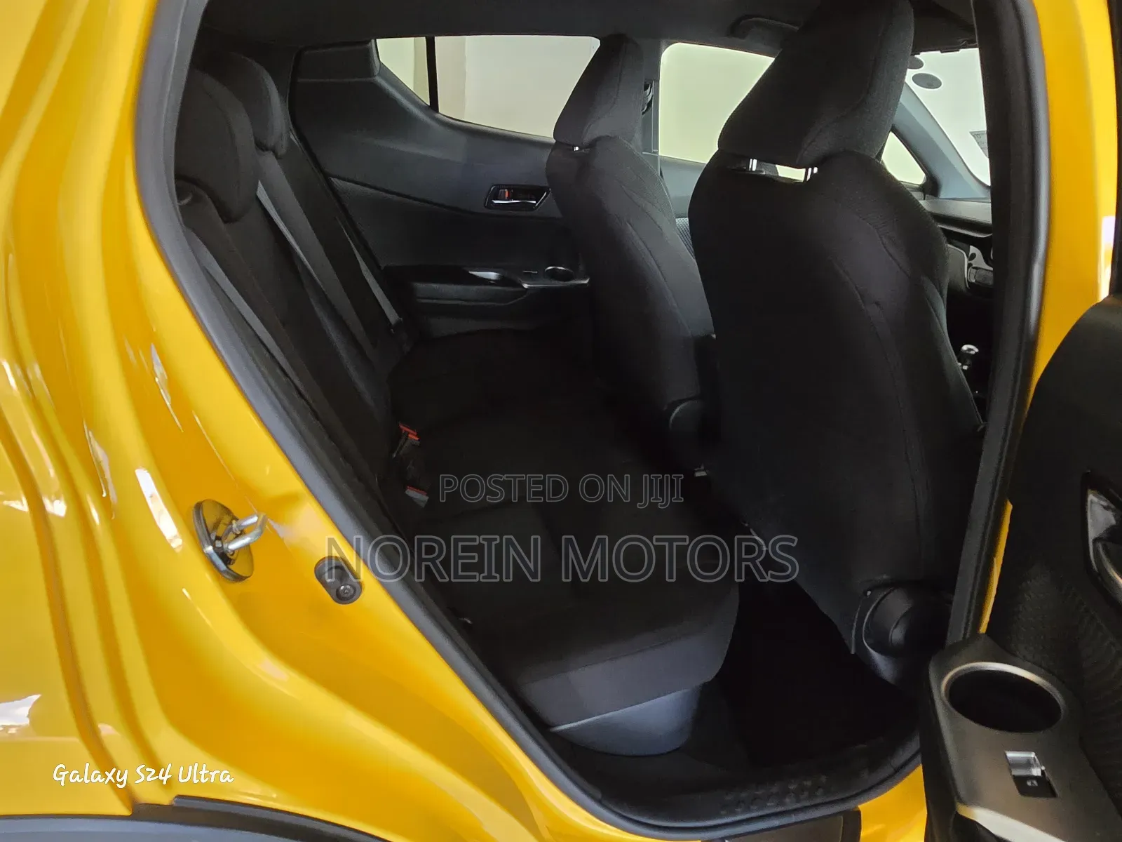 Toyota C-HR 2018 Yellow