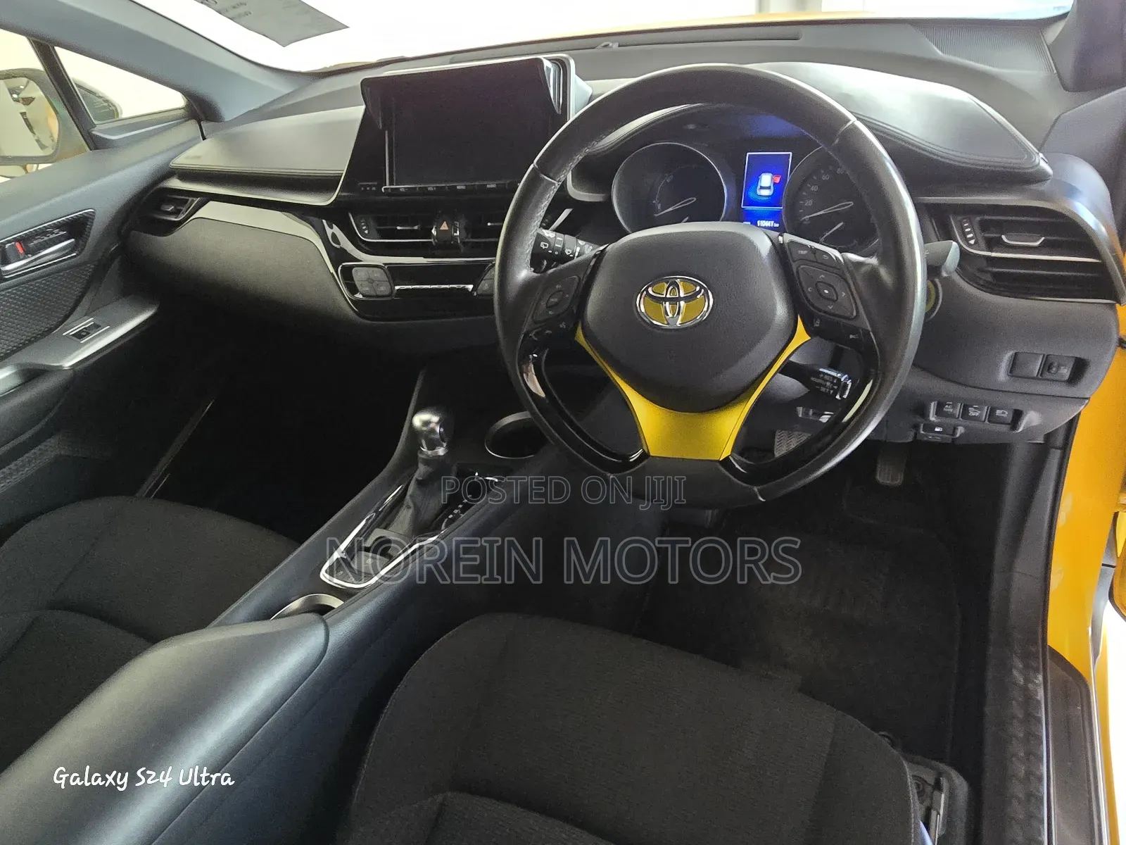 Toyota C-HR 2018 Yellow
