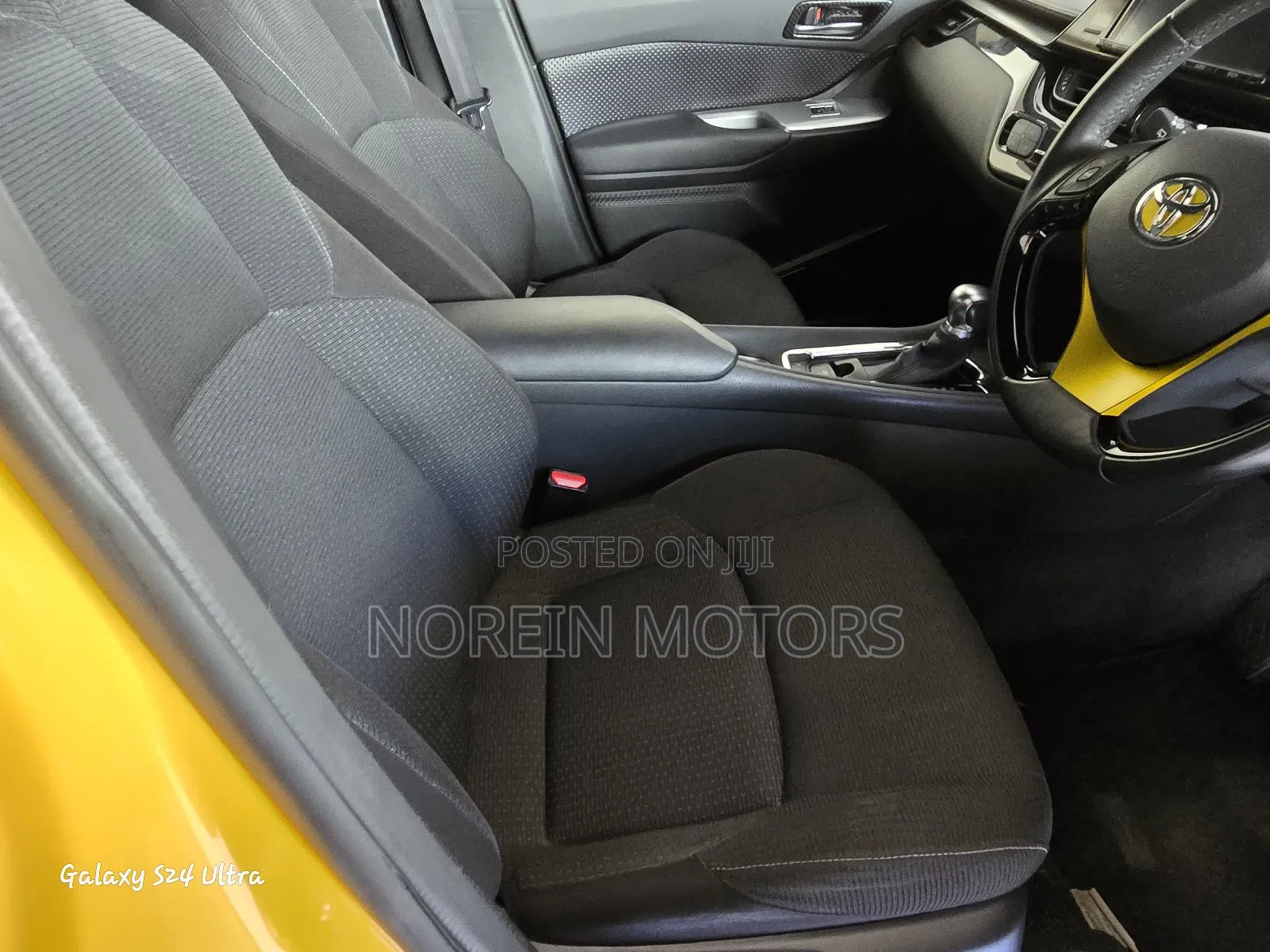 Toyota C-HR 2018 Yellow