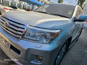 Toyota Land Cruiser 2011 Silver