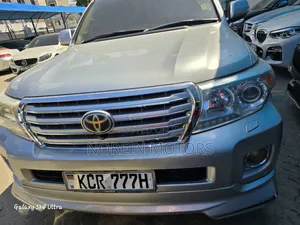 Toyota Land Cruiser 2011 Silver