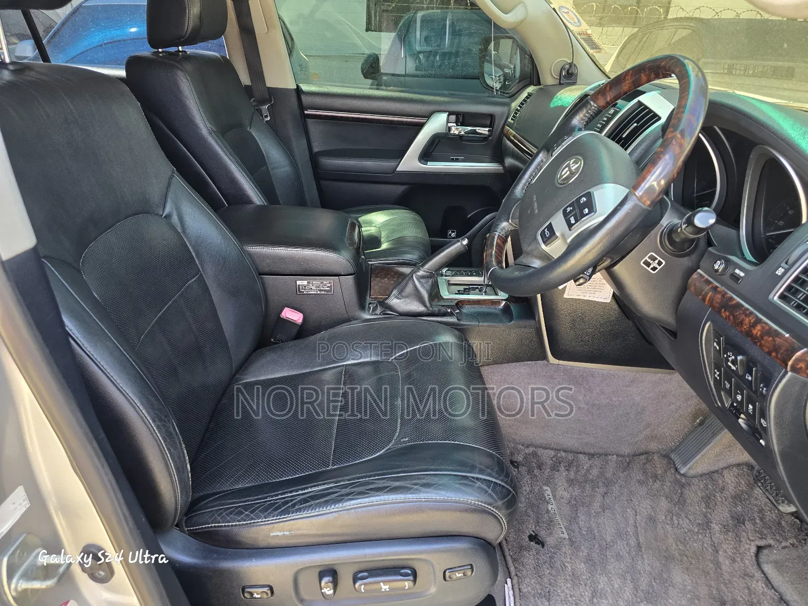 Toyota Land Cruiser 2011 Silver