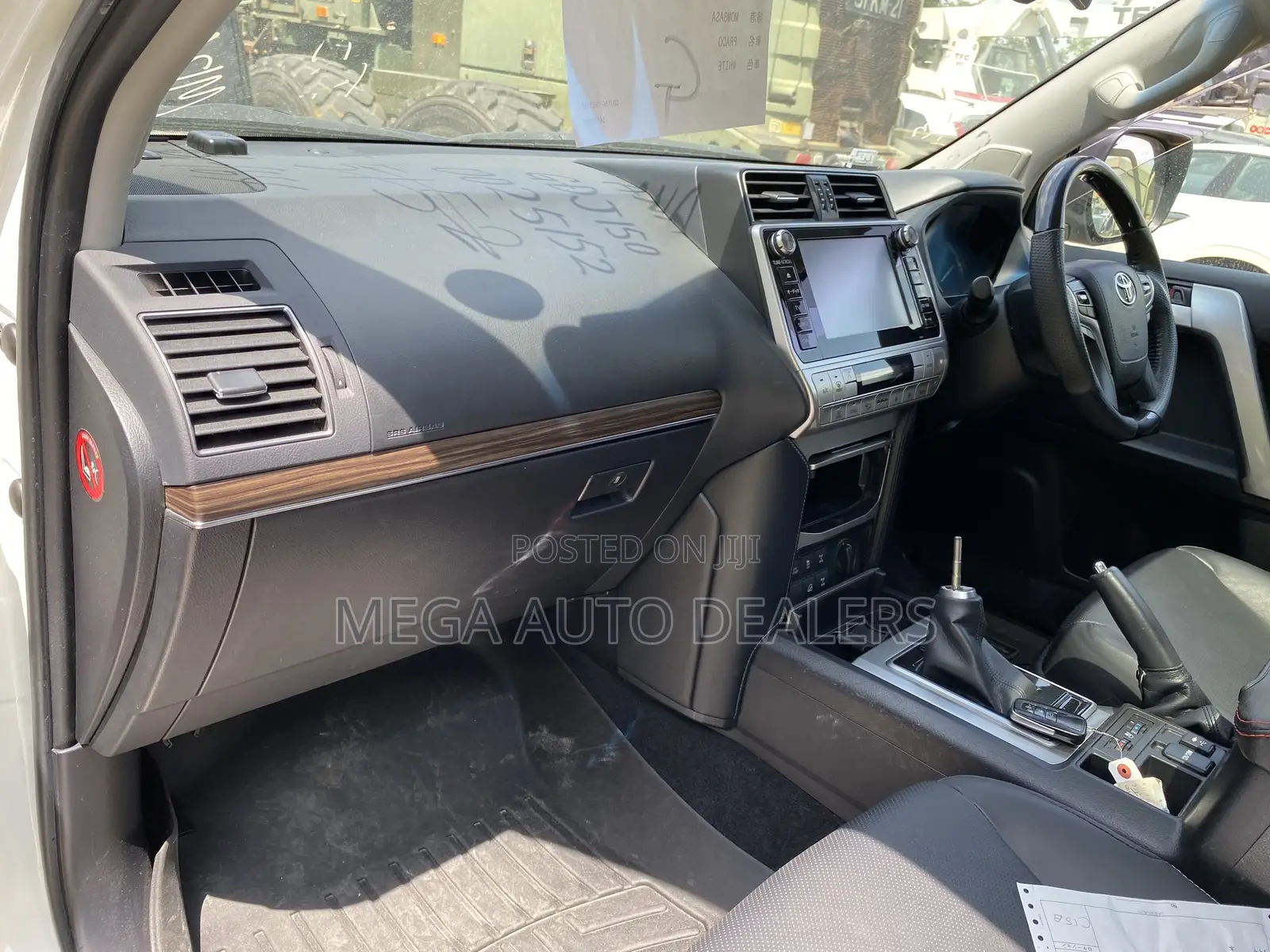Toyota Land Cruiser Prado 2018 Off white