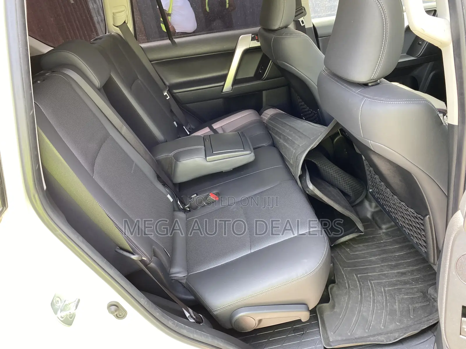 Toyota Land Cruiser Prado 2018 Off white