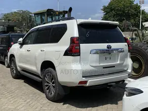 Toyota Land Cruiser Prado 2018 Off white