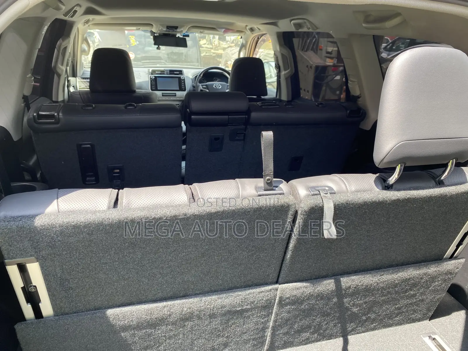 Toyota Land Cruiser Prado 2018 Off white