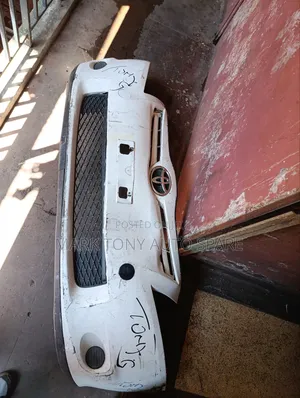Auris 2010 Front Bumper