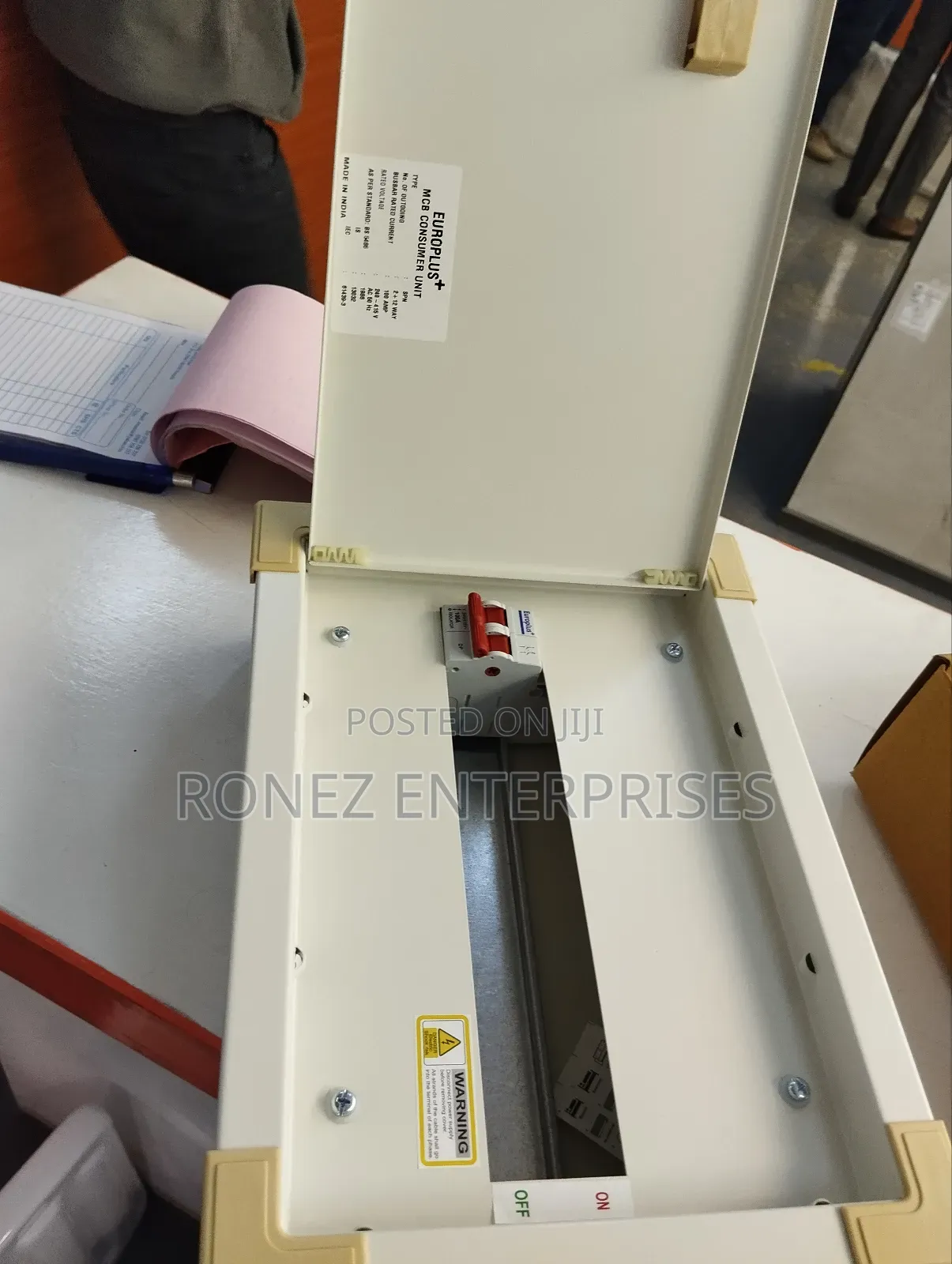 Consumer Unit 12 Ways