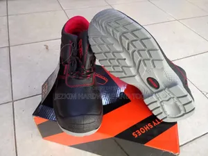 Safety Boots With Steel Toe Cup