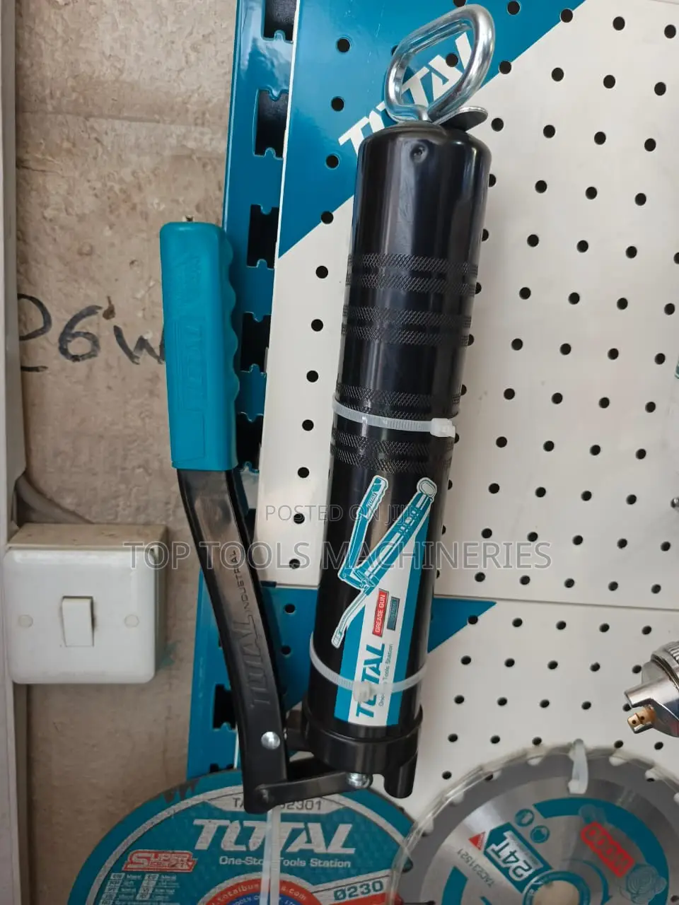 Total Industrial Grease Gun