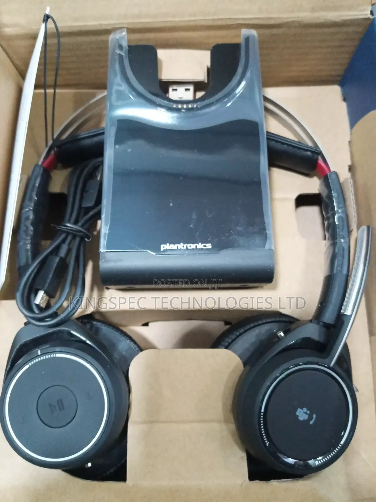 Plantronics Voyager Focus UC B825