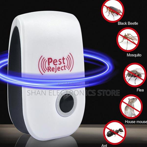 Anti Mosquito Fly Bedbug Insect Ultrasonic Pest Repeller .>
