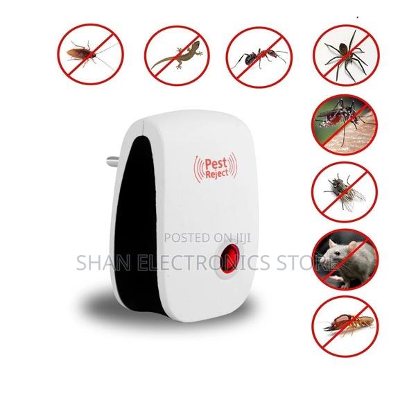 Indoor Plug in Pest Control Ultrasonic Repellent for Mice^*
