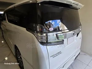 Toyota Vellfire 2017 White