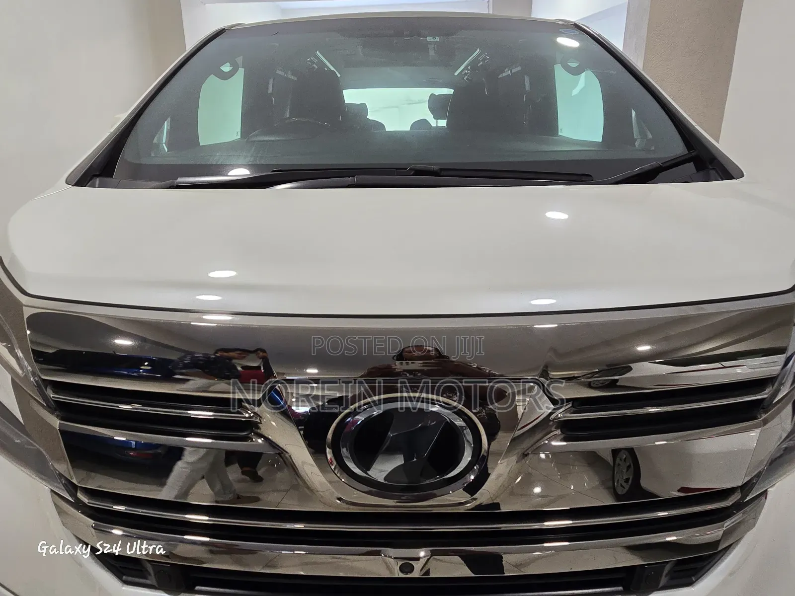 Toyota Vellfire 2017 White