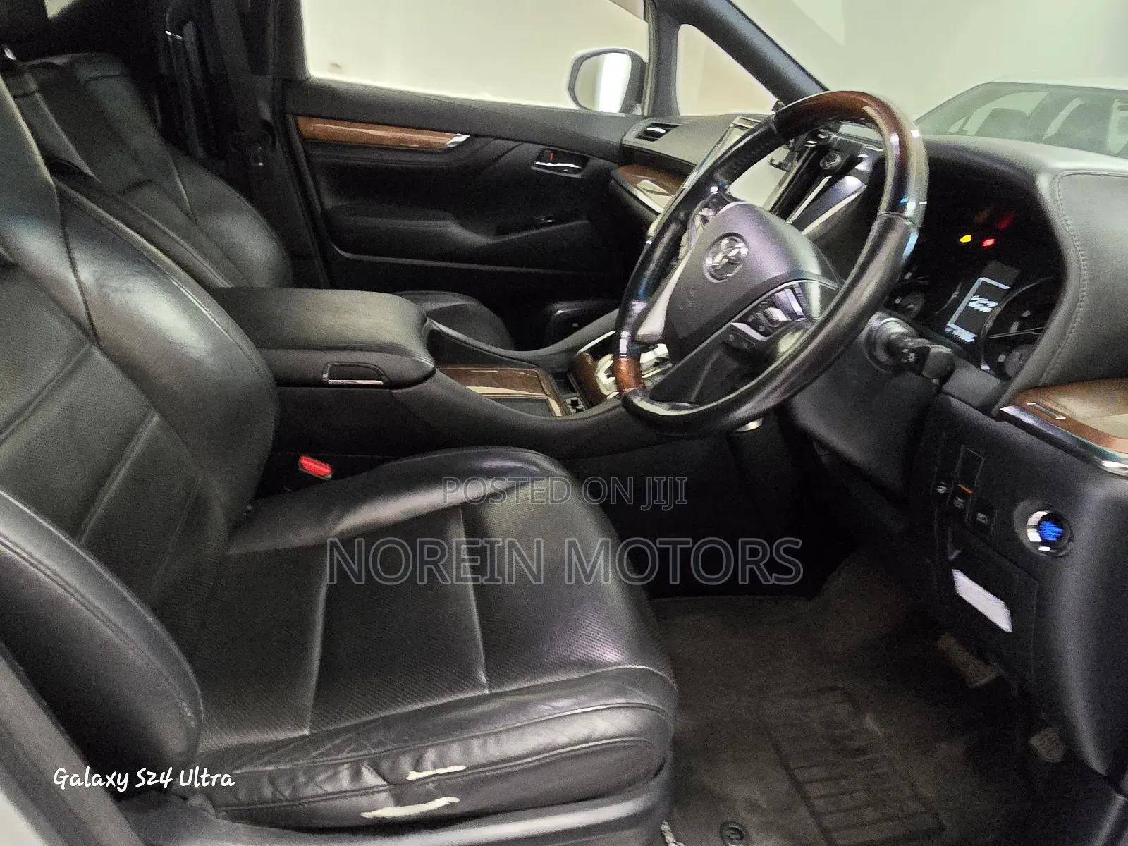 Toyota Vellfire 2017 White