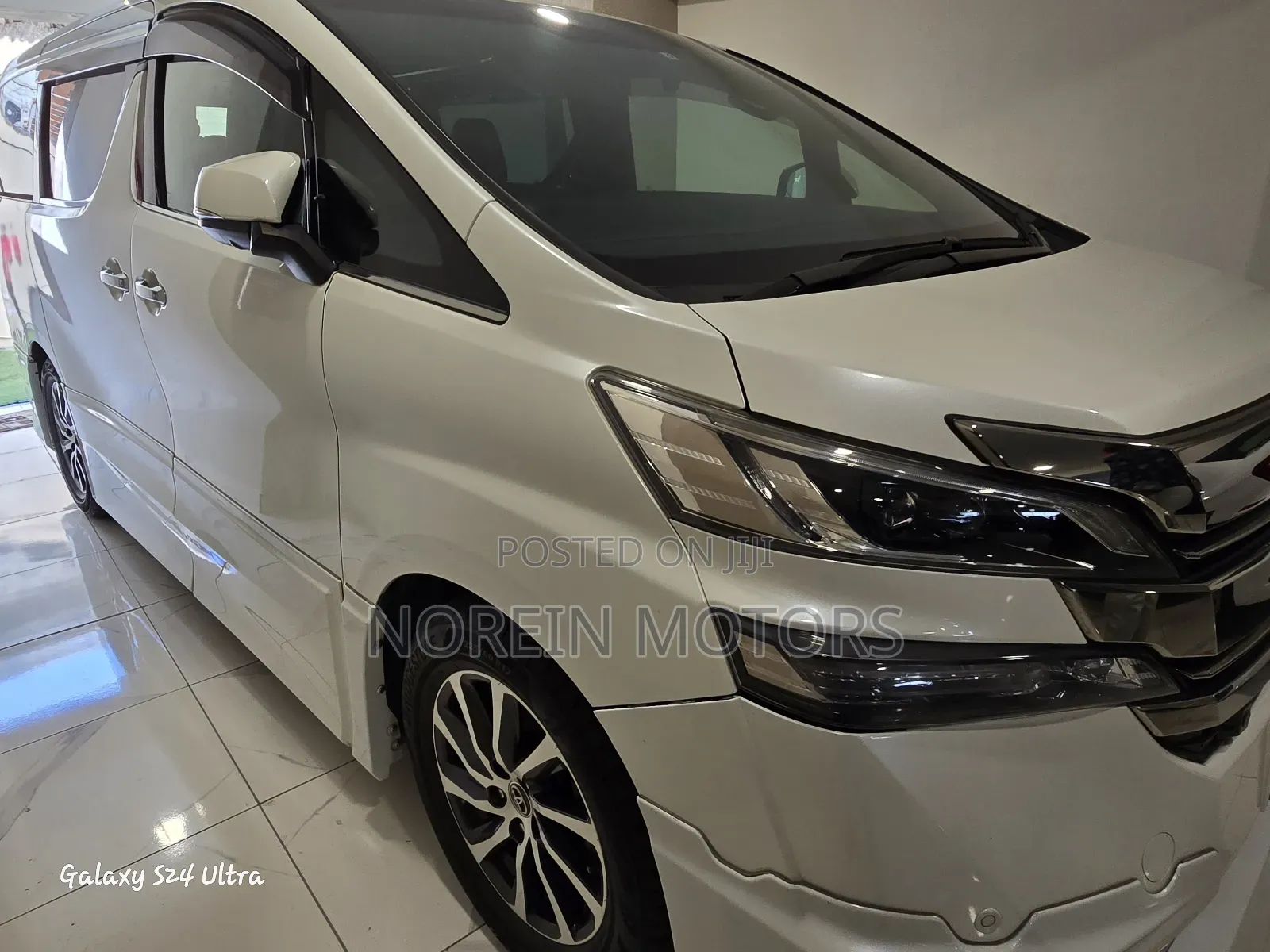 Toyota Vellfire 2017 White