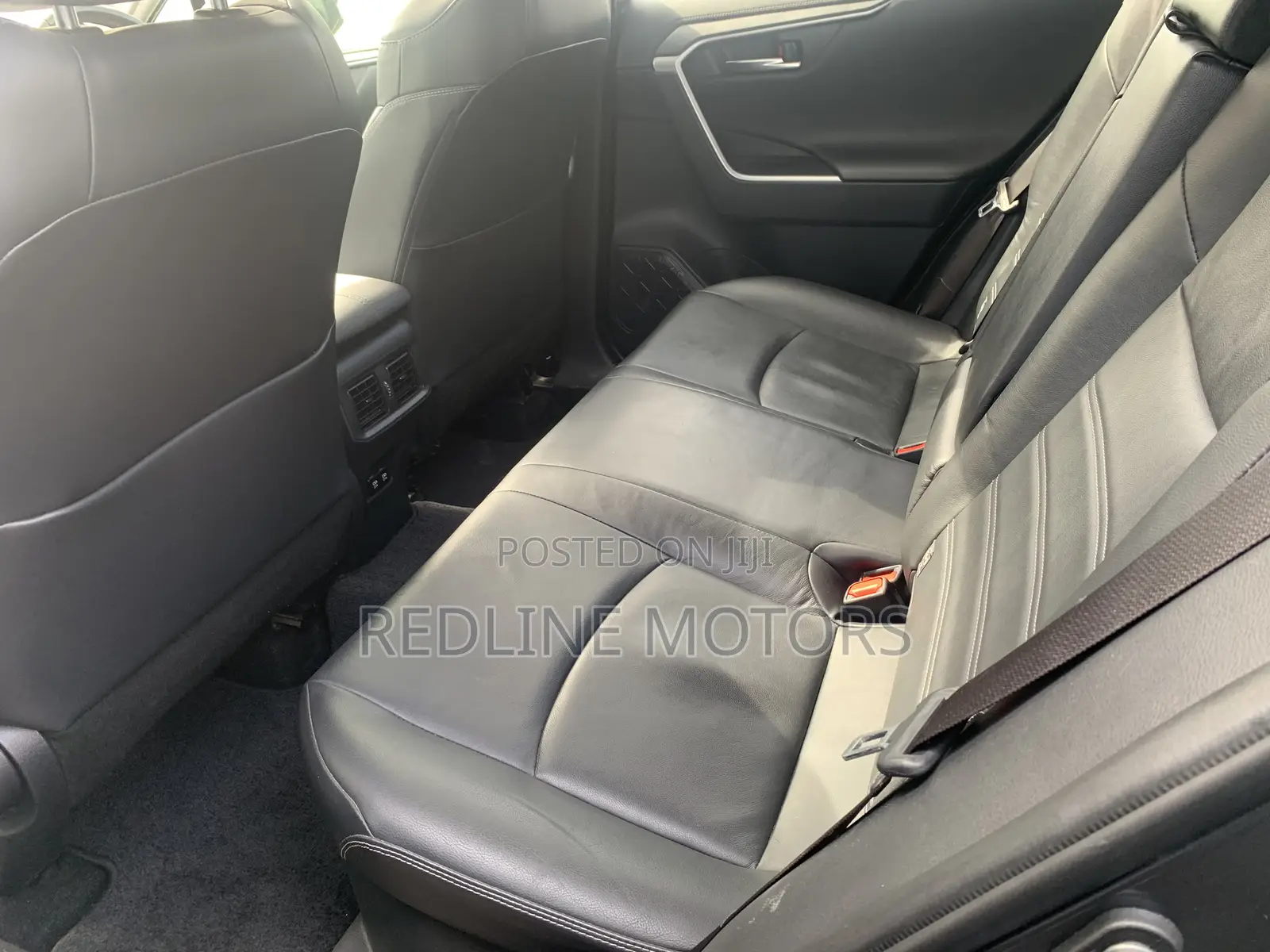 Toyota RAV4 XLE AWD 2019 Gray