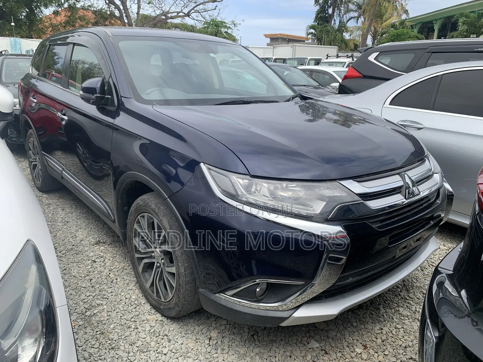 Mitsubishi Outlander ES FWD 2017 Blue