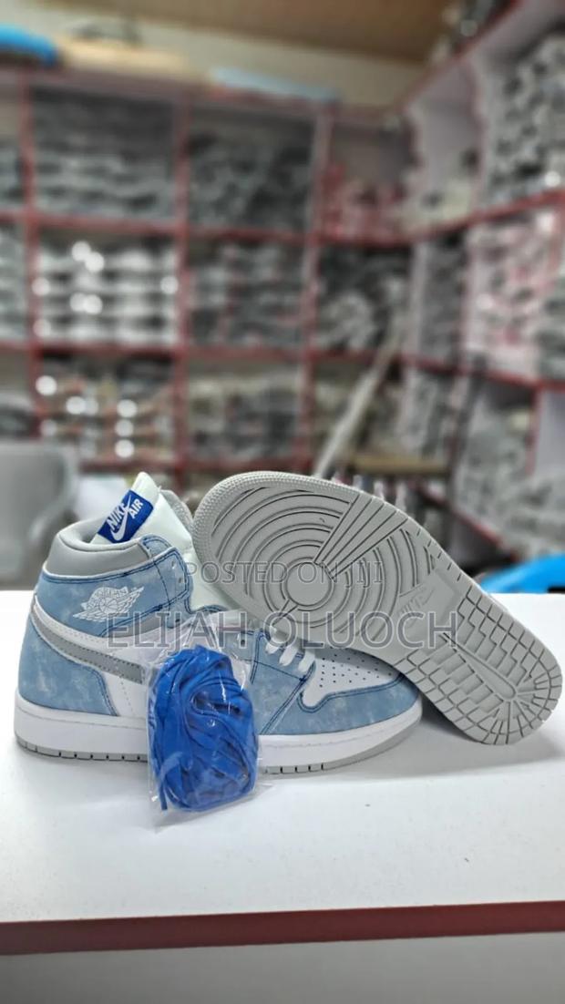 Jordan 1 Hyper Royal - thumbnail 2
