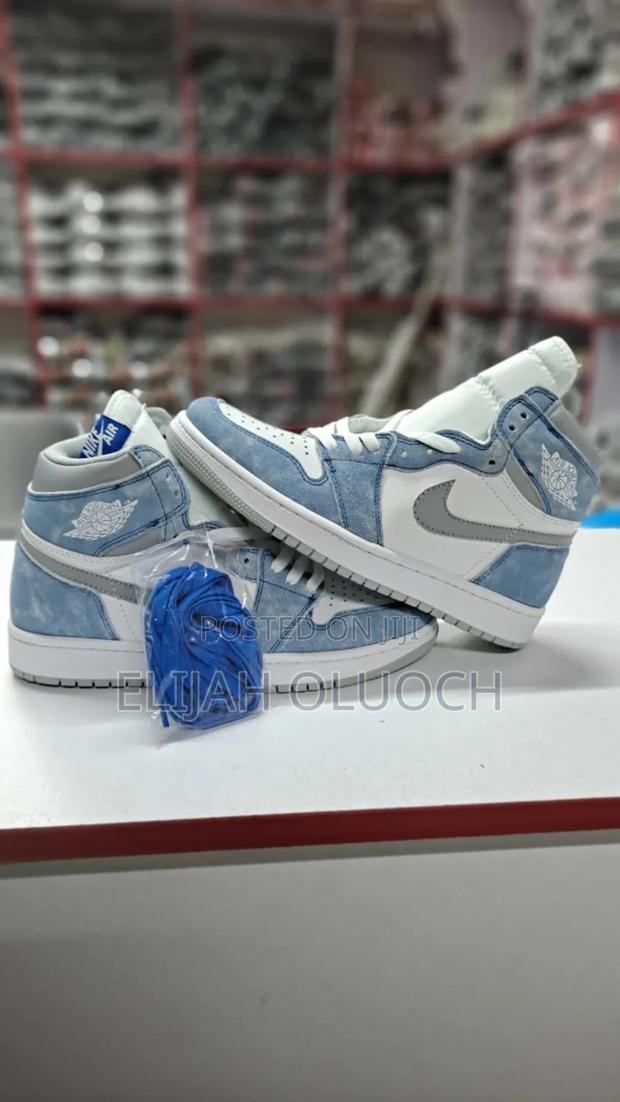 Jordan 1 Hyper Royal - thumbnail 3