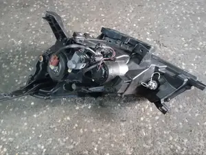 Y12 RHS Headlight Non Xenon