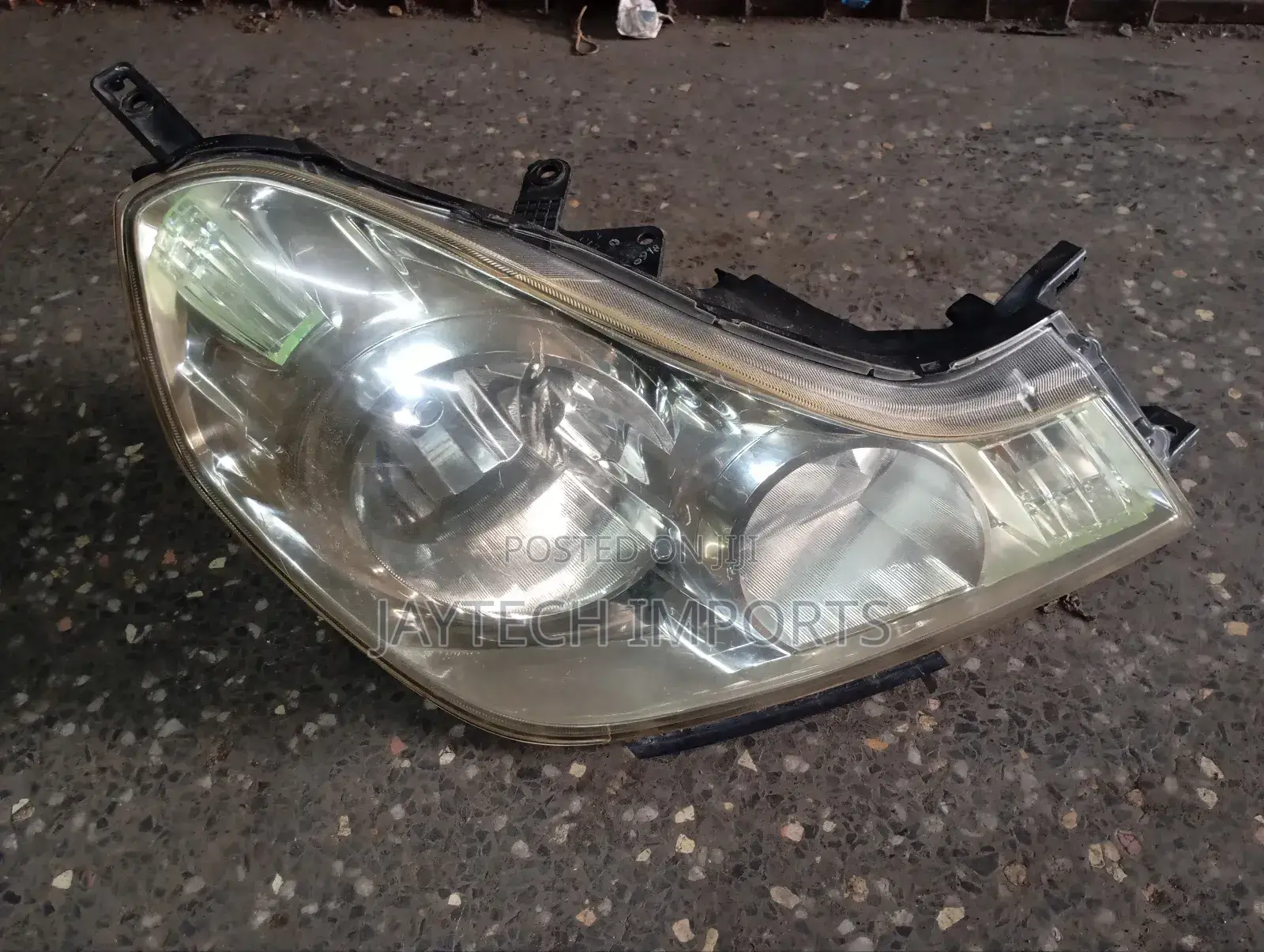 Y12 RHS Headlight Non Xenon