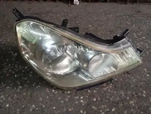 Y12 RHS Headlight Non Xenon