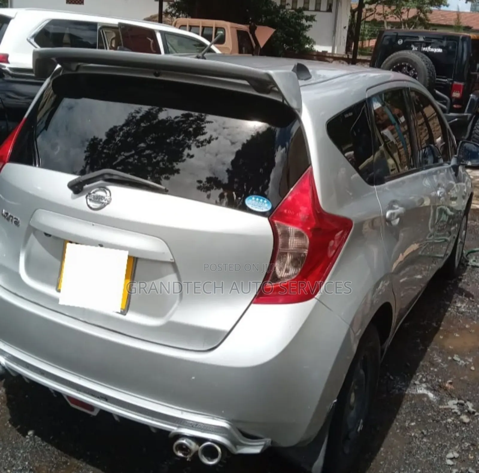 Nissan Note Custom Spoiler.