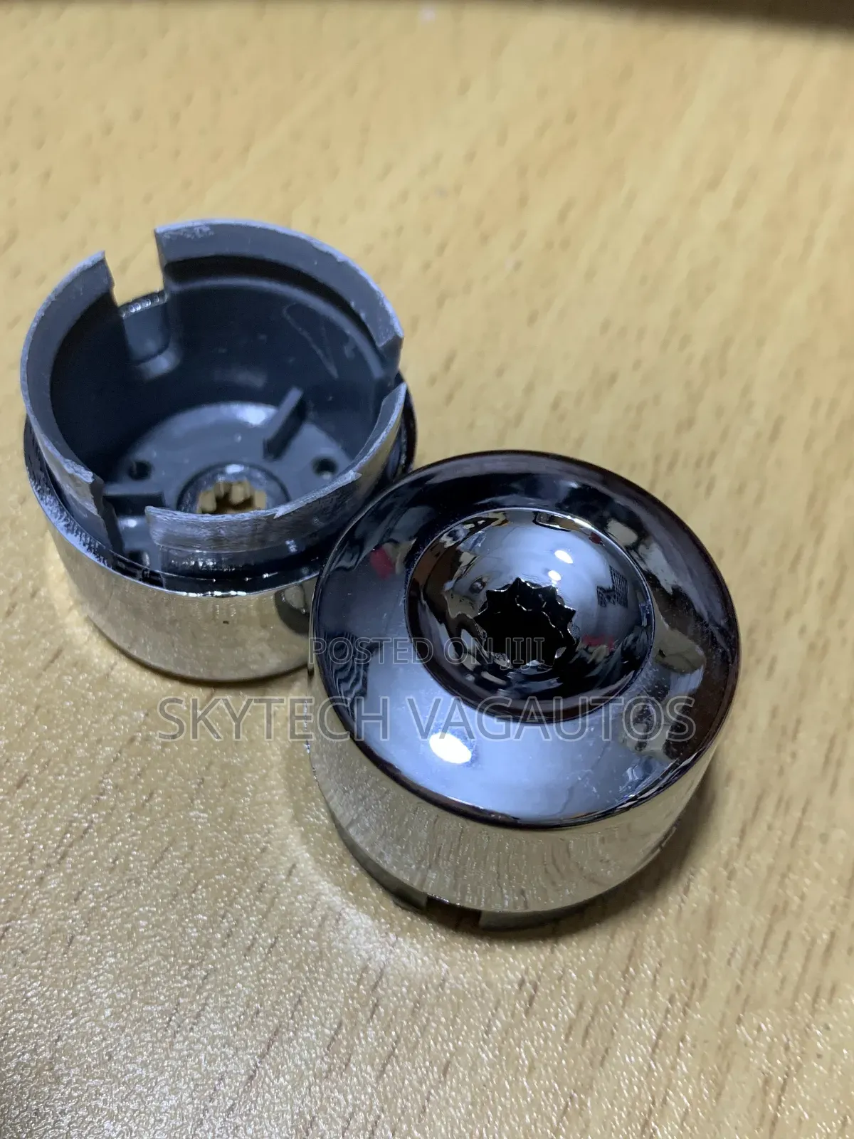 Touareg Nuts Rim Caps