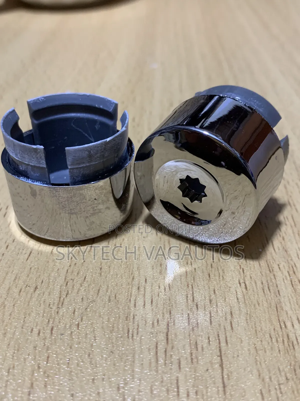 Touareg Nuts Rim Caps