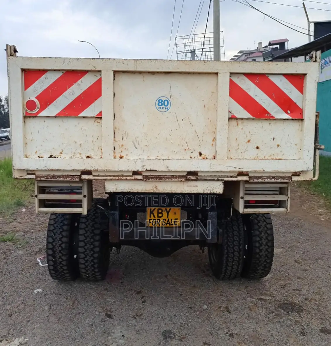 Mitshubishi Fh Tipper