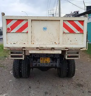 Mitshubishi Fh Tipper
