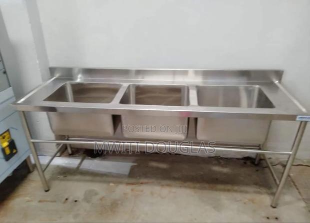 Decent Modernized Stainless Steel Three Bowls Sink