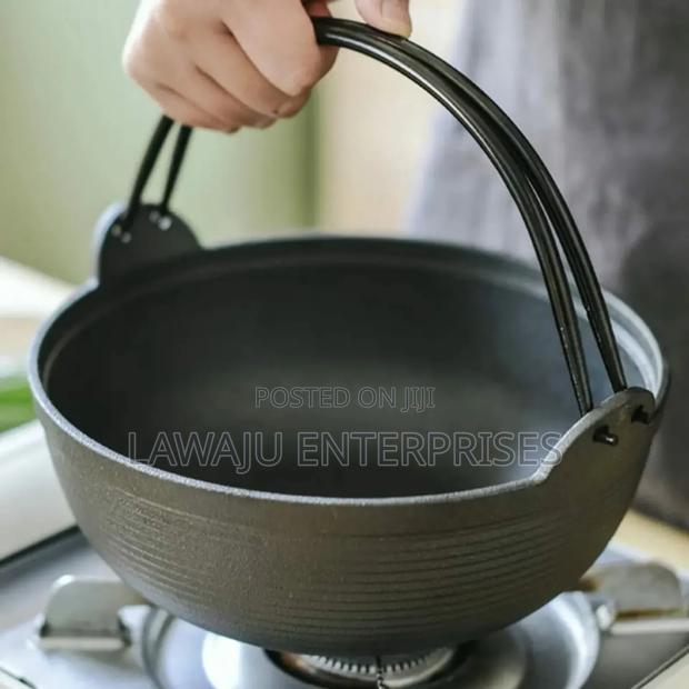 Pre-Seasoned Pure Cast Iron Wok - main view
