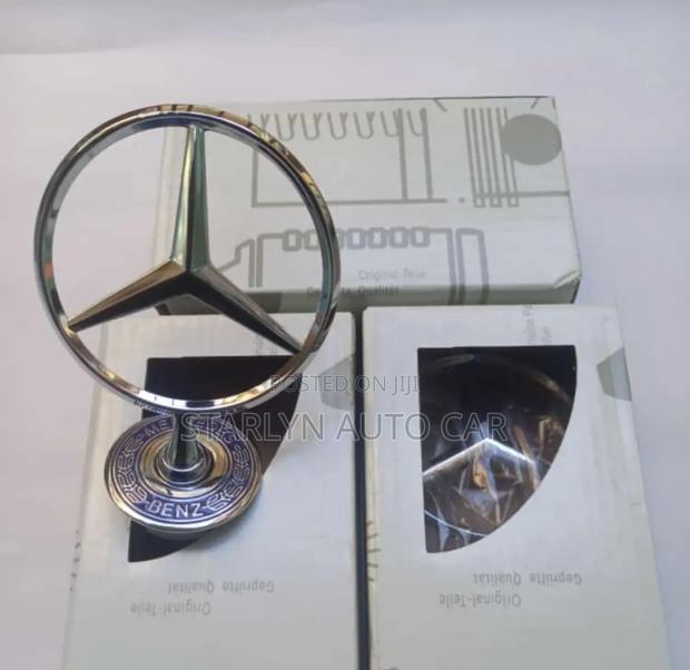 Mercedes Benz Bonnet Logo