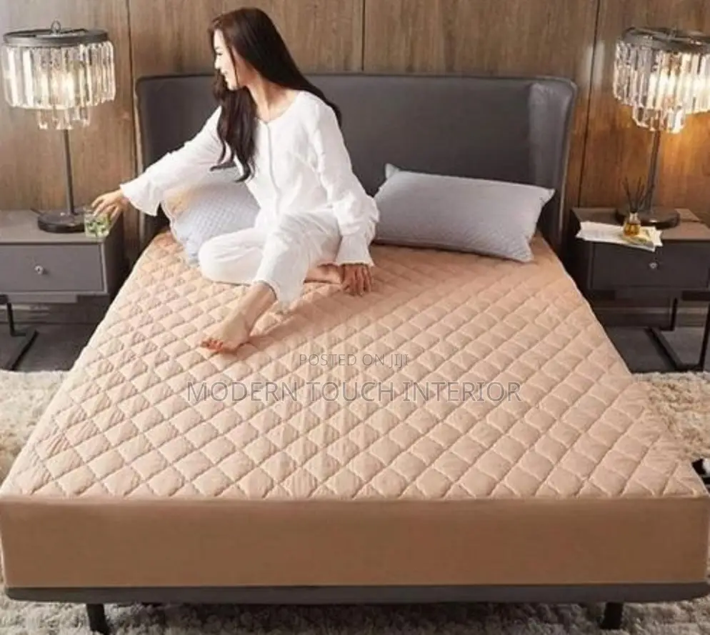 5 by 6 Beige Mattress Protector
