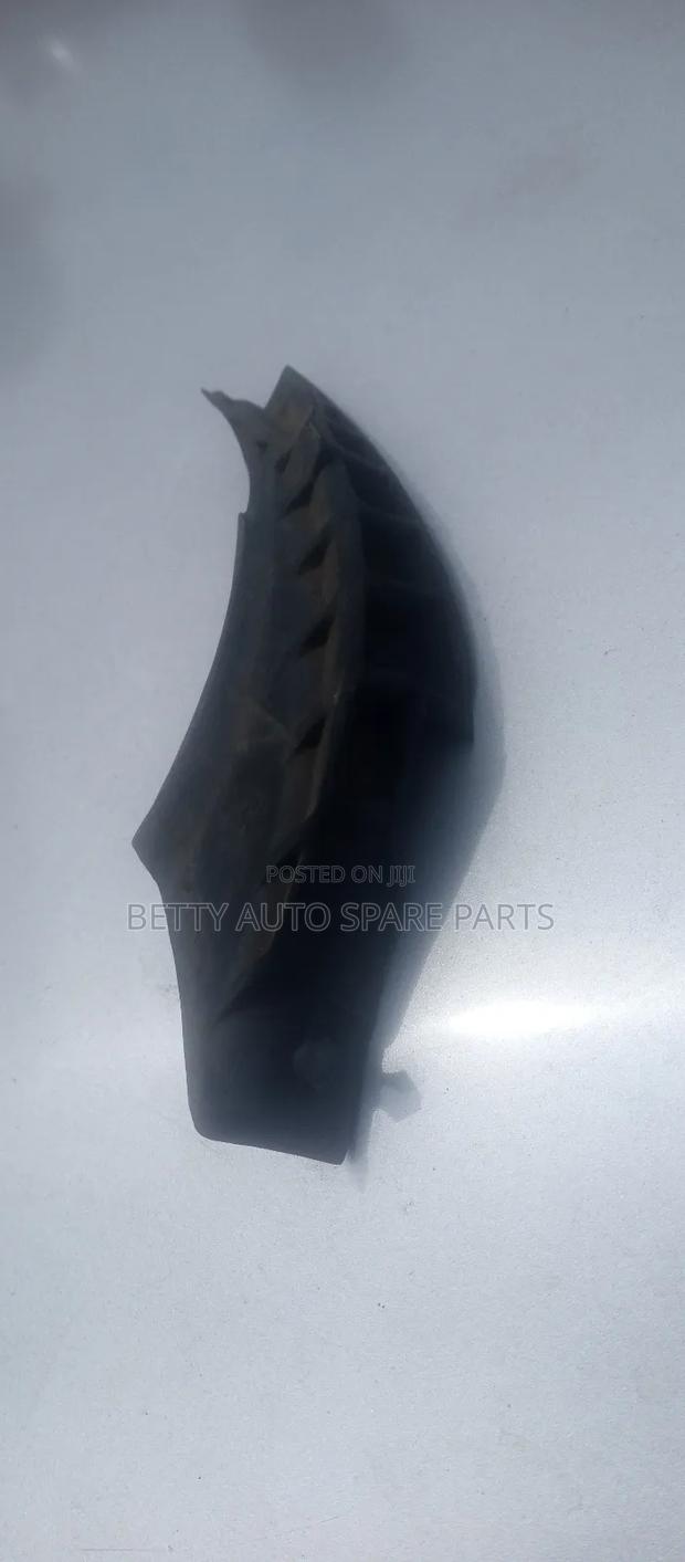 Toyota Harrier Windscreen Finisher - thumbnail 2