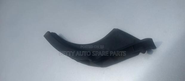 Toyota Harrier Windscreen Finisher - thumbnail 3